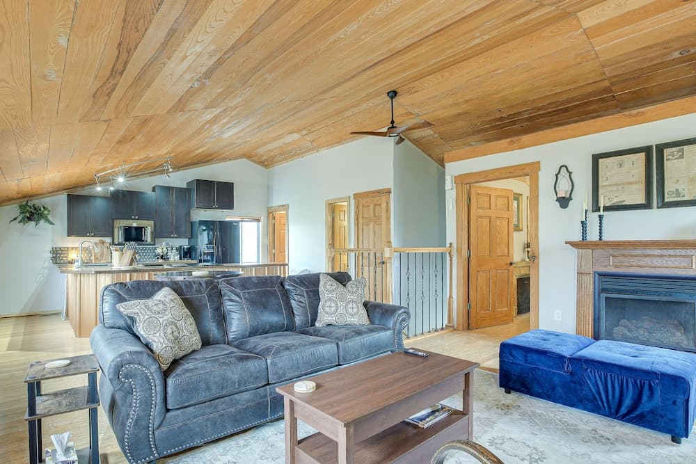 Homey Ohio Getaway on Private 7-acre Farm!