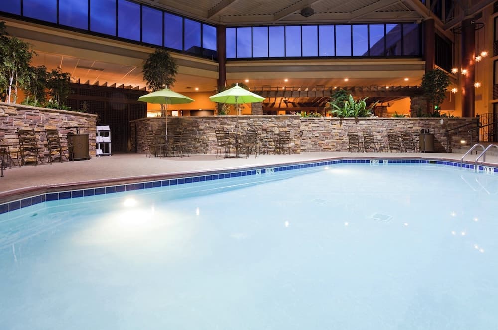 Holiday Inn Bloomington Airport South Mall Area by IHG