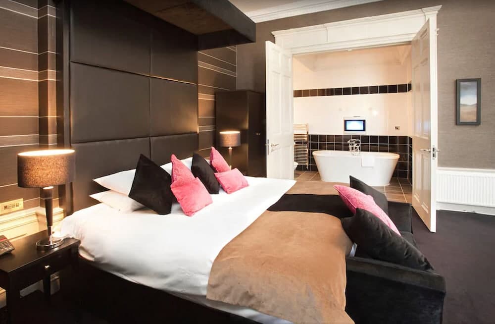 Albany Hotel