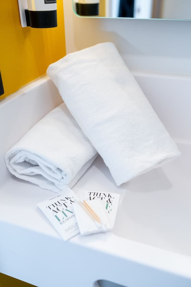 B&B HOTEL Villeneuve-Loubet Village