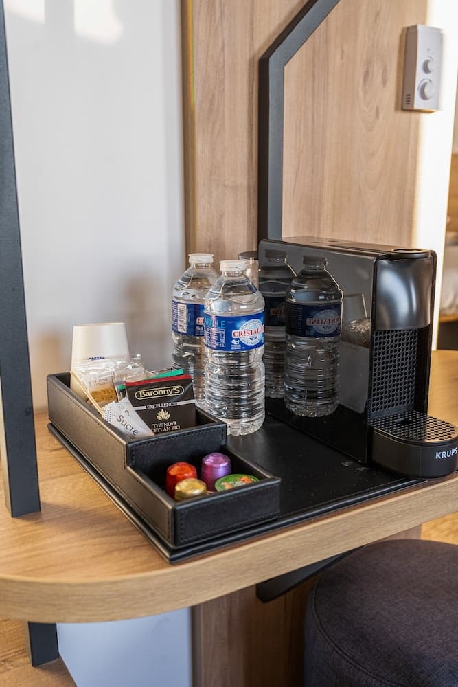 B&B HOTEL MASSY Gare TGV