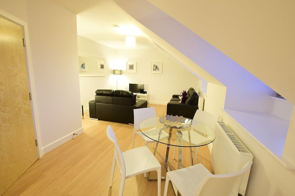 Roomspace Apartments -Kirk Court