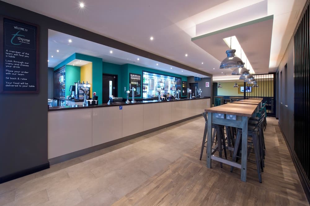 bar
