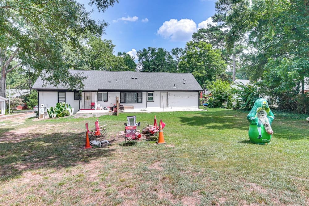 1 Mi to Dtwn Monroe: Family-friendly Duplex!