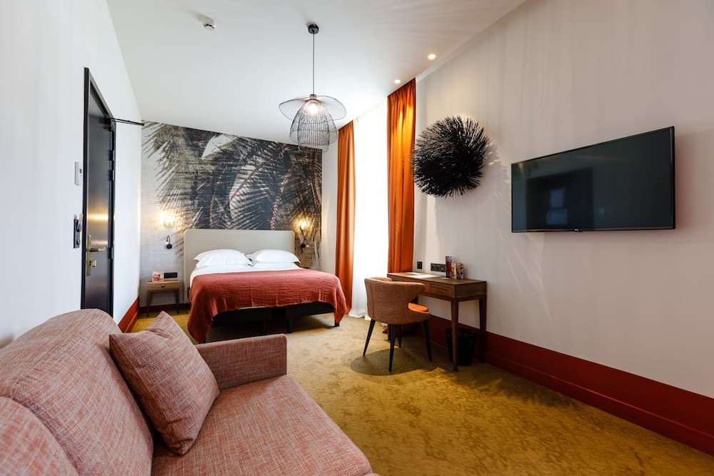 hotel room
