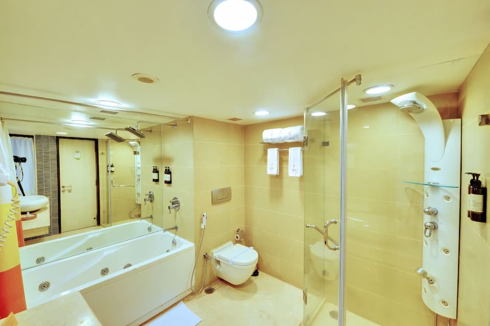 Iris Hotel