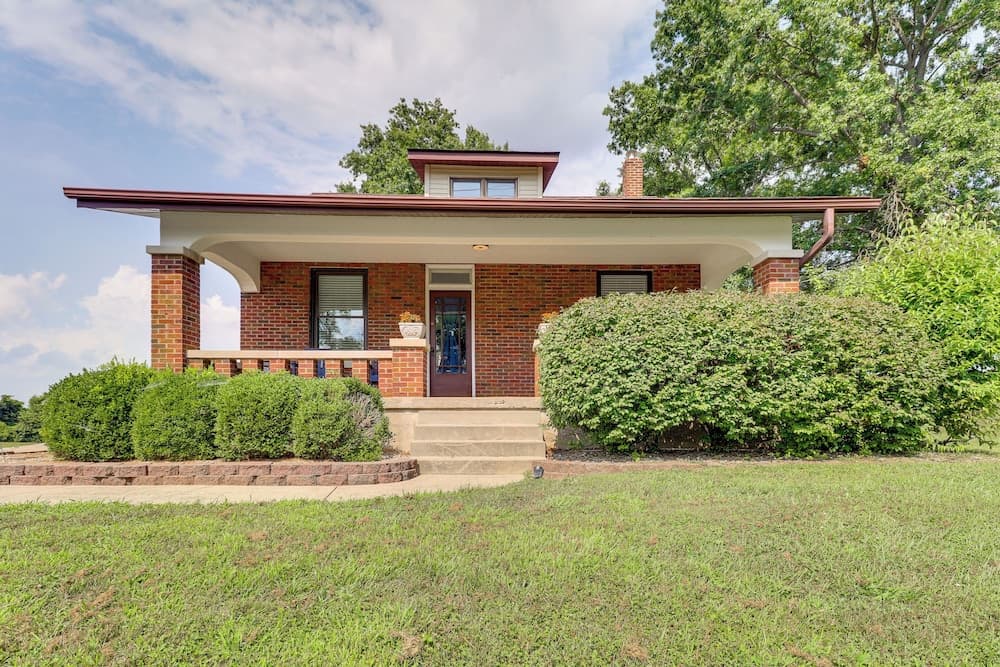 14 Mi to St Louis: Dog-friendly Columbia Home
