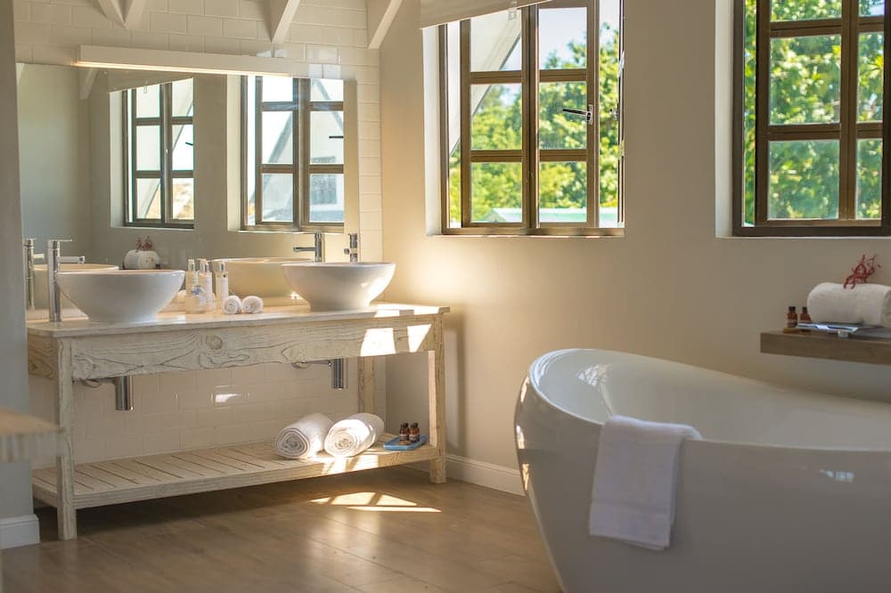 Le Nautique - Luxury Waterfront Hotel