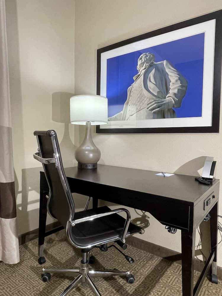 Spark by Hilton Houston Hobby Airport