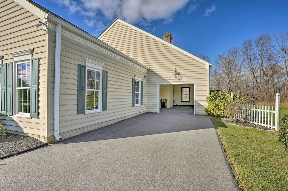 'chateau Ridge' Peaceful Retreat w/ Fire Pit!