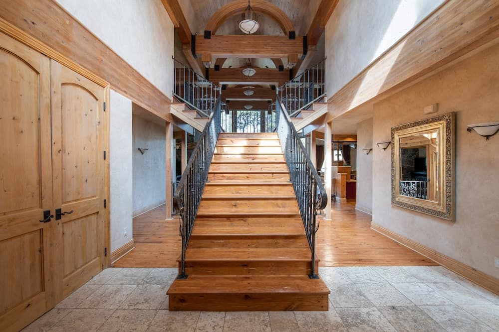 Cherry Ridge by Avantstay Incredible Mountain Mansion w/ Game Room, Hot Tub & Views!!