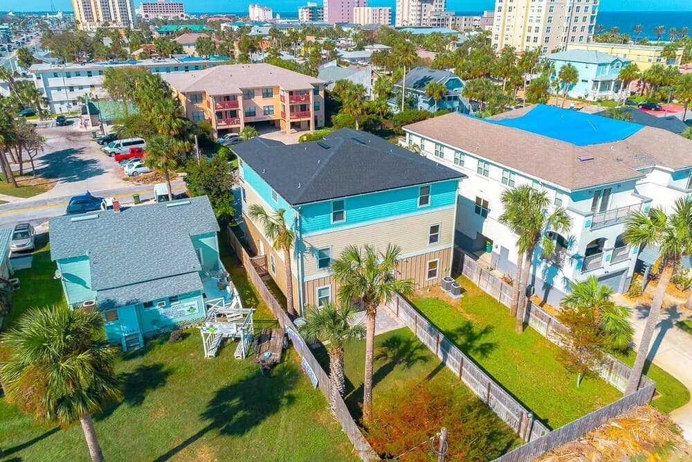 Luxury Living - Modern Beach Townhouse