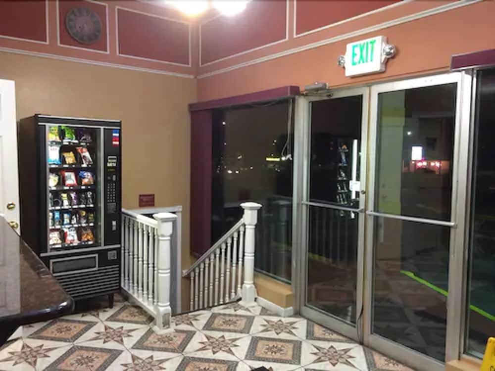 Regal Inn & Suites