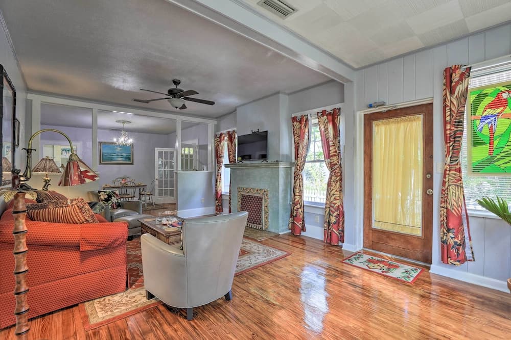 Historic Bradenton Cottage ~ 1 Mi to Downtown