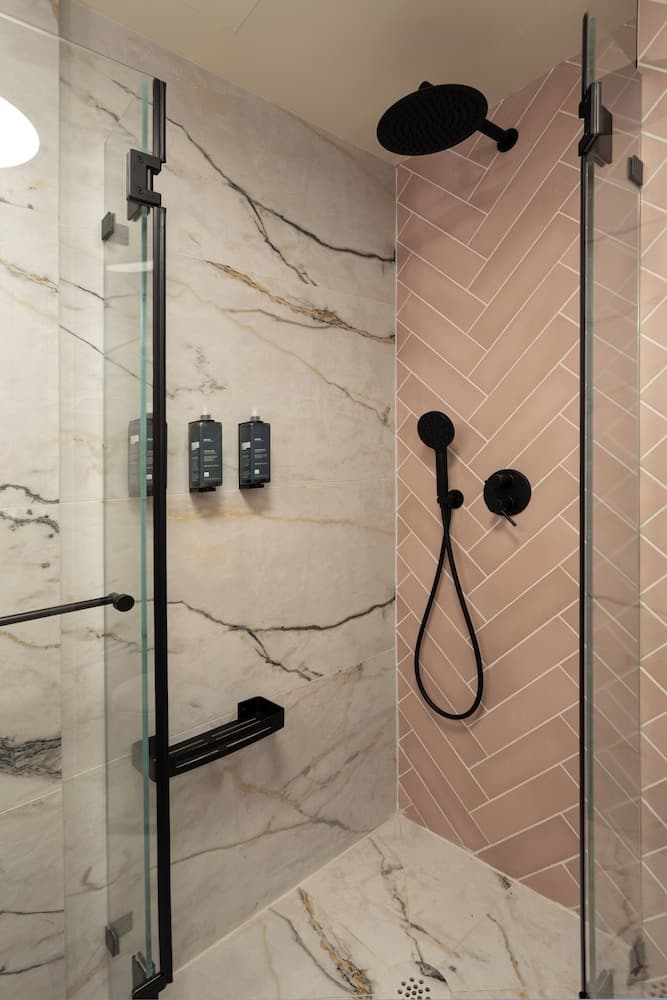 De Sheinkin Suites