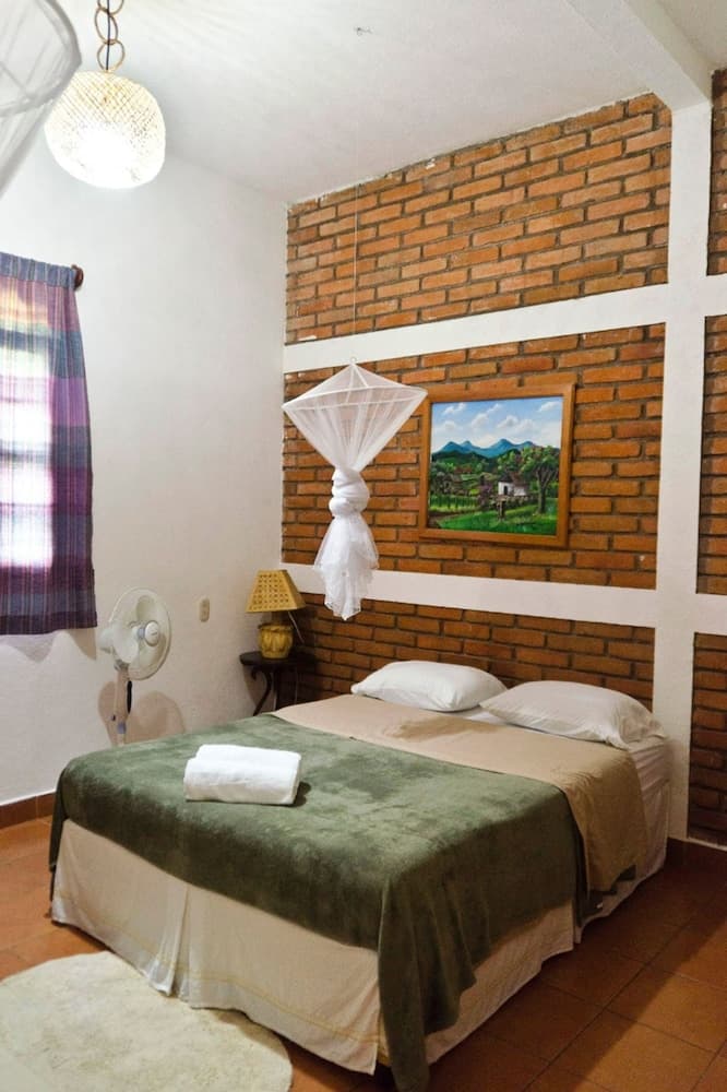 Hotel y Restaurante Sueno de la Campana