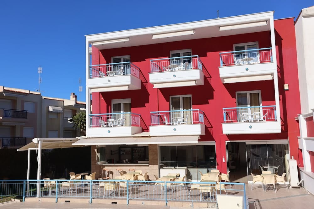 Summer Dream Hotel