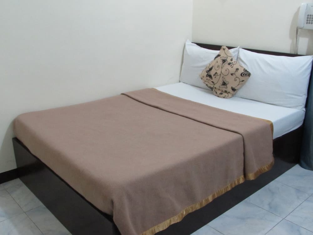Oyster Plaza Hotel