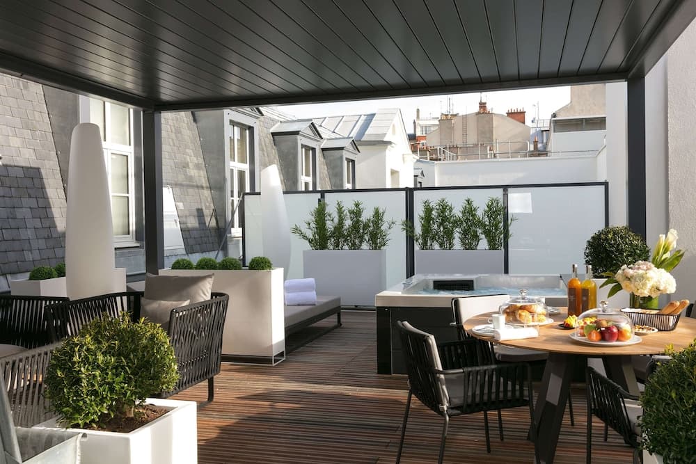 Niepce Paris Hotel, Curio Collection by Hilton