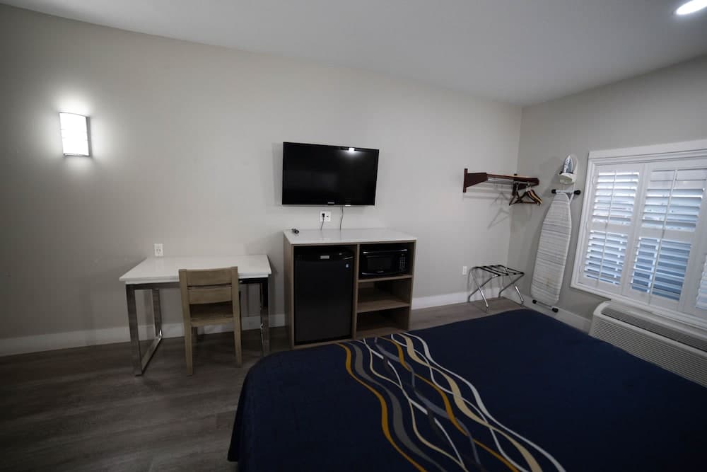 Mid City Inn and Suites