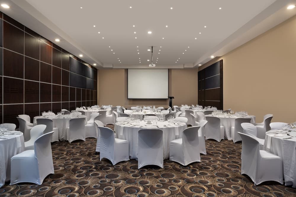 Premier Hotel OR Tambo