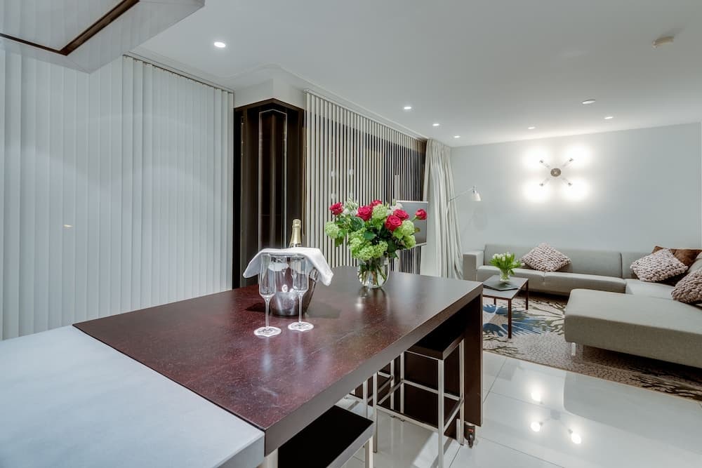 Black Pearl Luxury Apartments