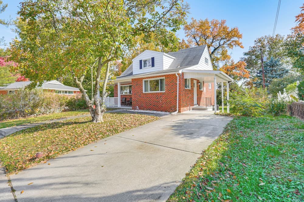 5 Mi to Downtown Baltimore: Quiet Home w/ Porch