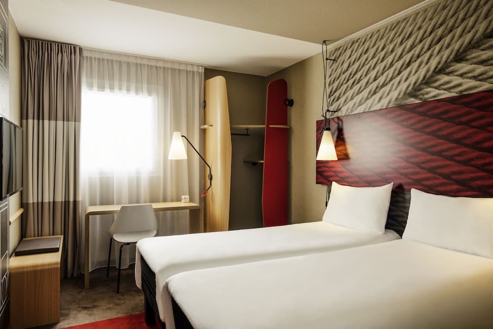 ibis Massy