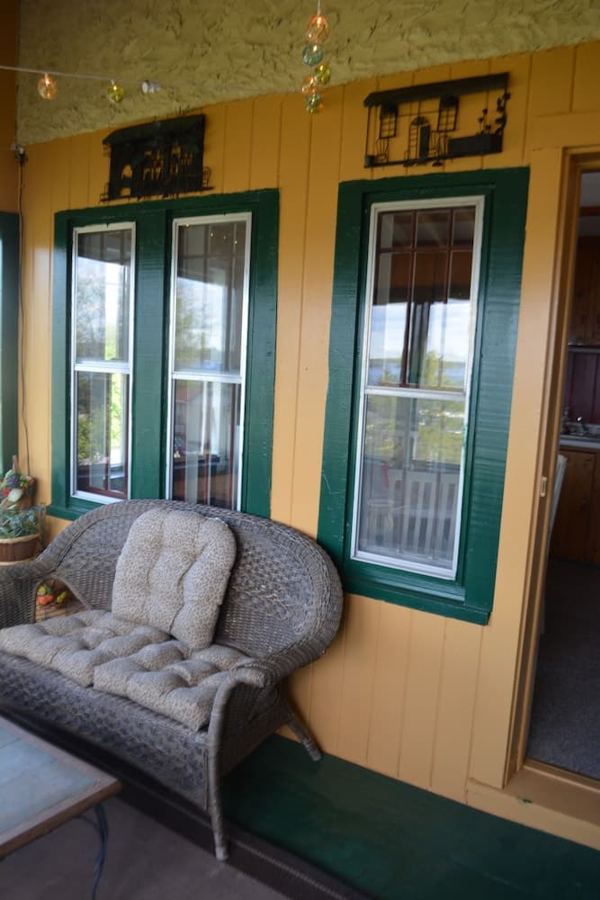 Chateau Country Inn