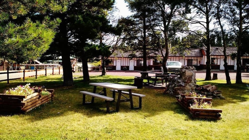 Two Medicine INN