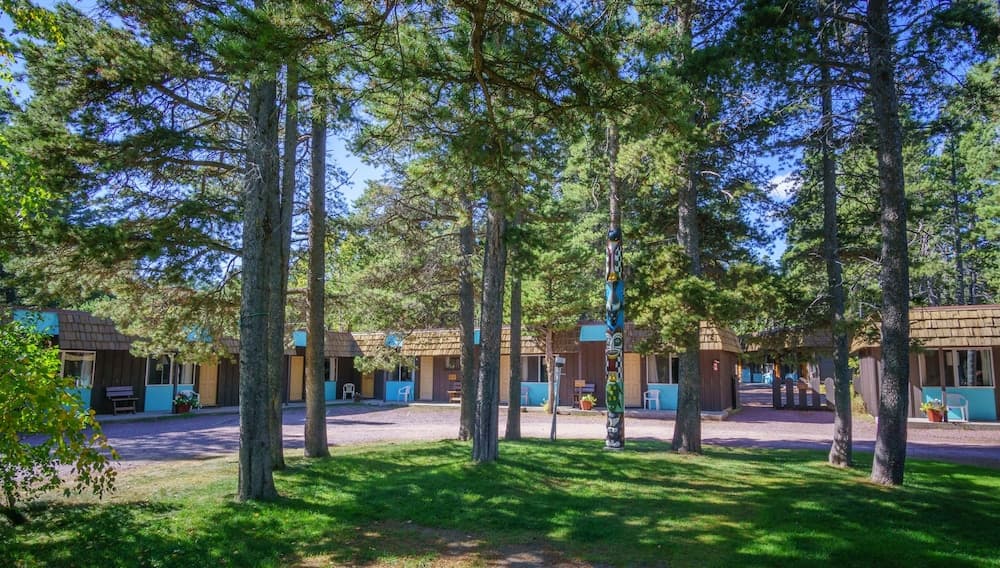 Mountain Pine Motel