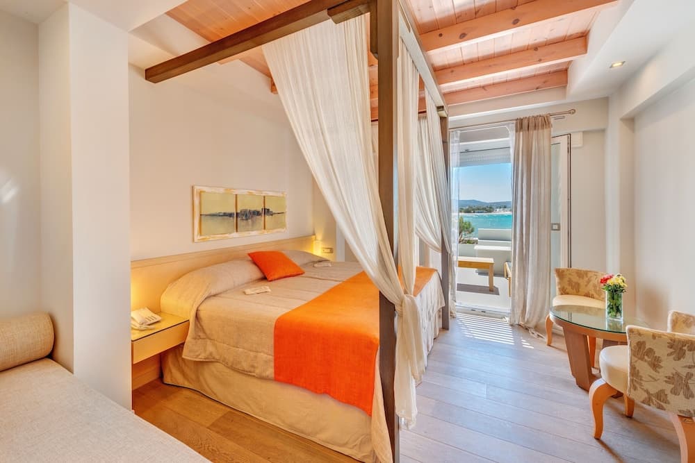 Nissaki Beach Hotel