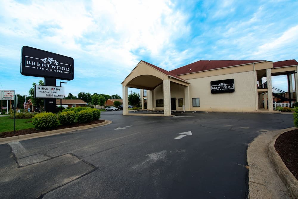 Brentwood Inn & Suites