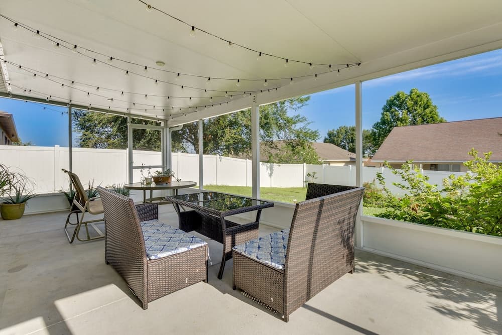 Charming Leesburg Getaway w/ Screened Porch!