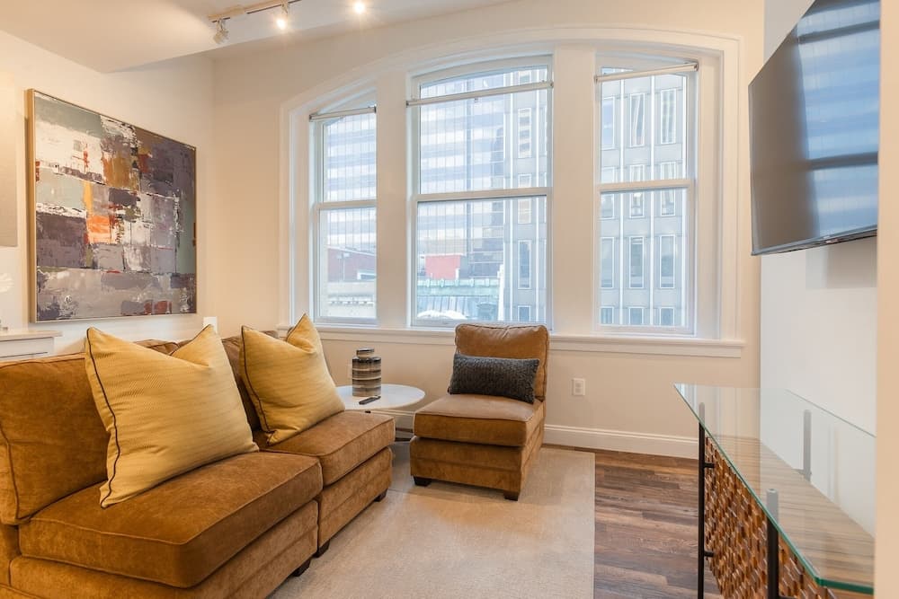 Inner Harbor's Best Furnished Luxury Apartments 1 Bedroom Apts by Redawning