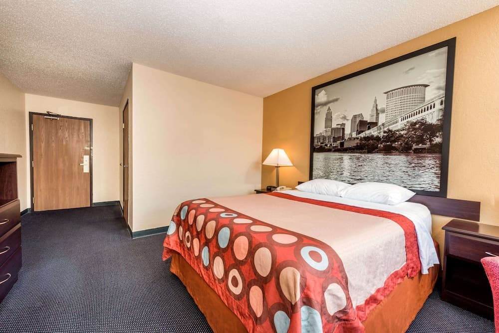 Super 8 by Wyndham Franklin/Middletown Area