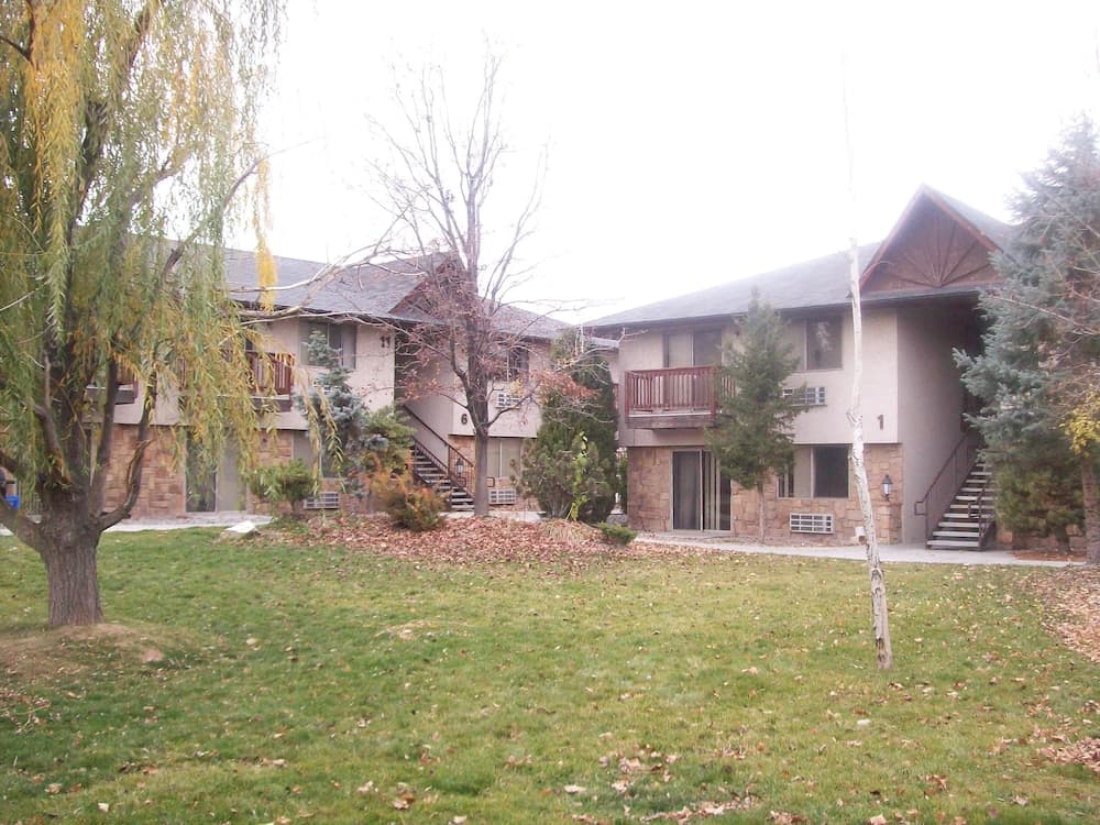 Parkway Suites