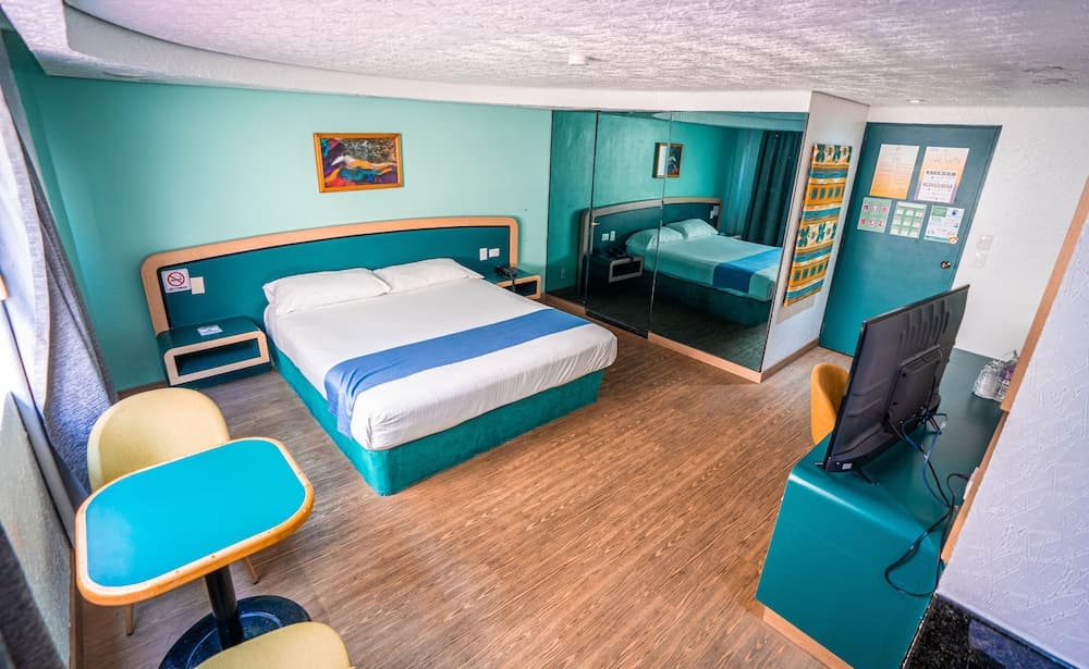 Hotel Embassy