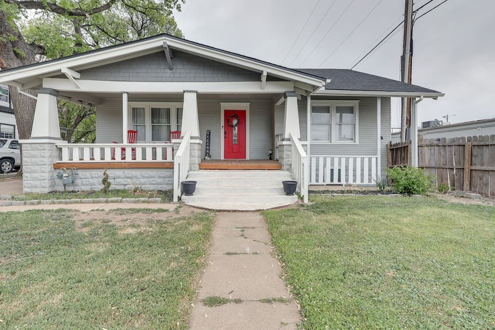 Pet-friendly Wichita Home w/ Deck, Near Dtwn