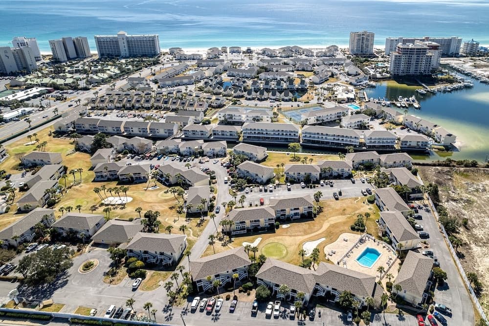 SPC 2058 is a Beautiful 1 BR on the Golf Course at Sandpiper Cove by RedAwning