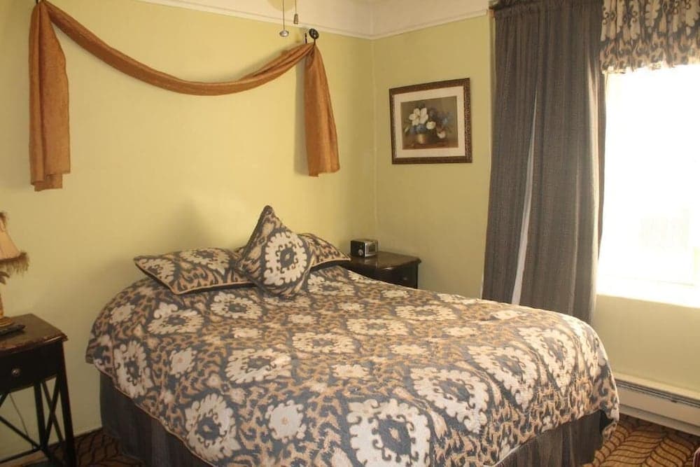 Fitzgerald Hotel