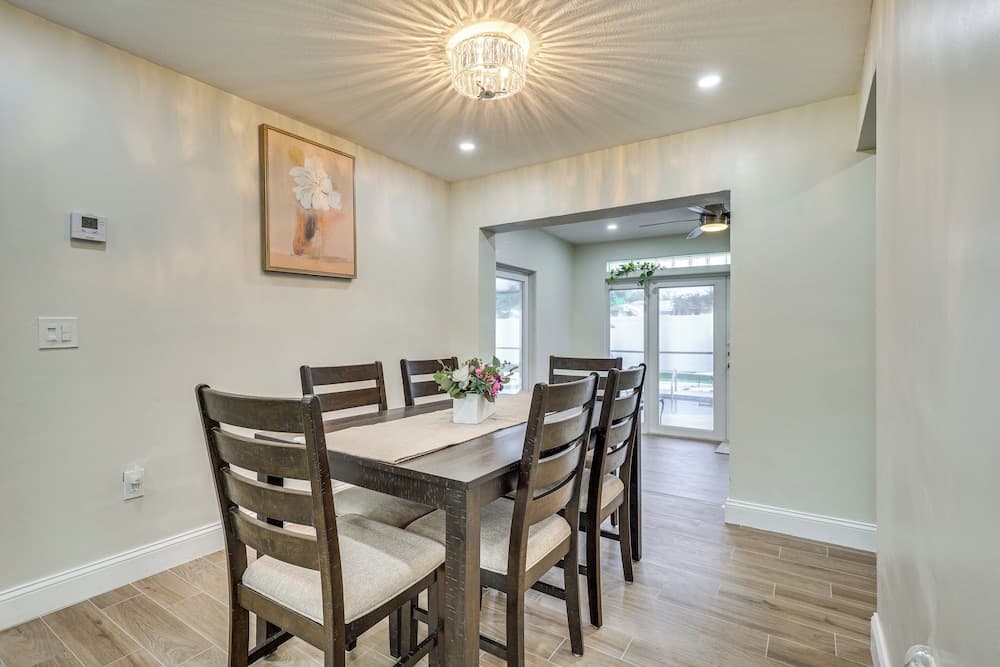 Backyard Oasis: Fort Lauderdale Home Near Beach