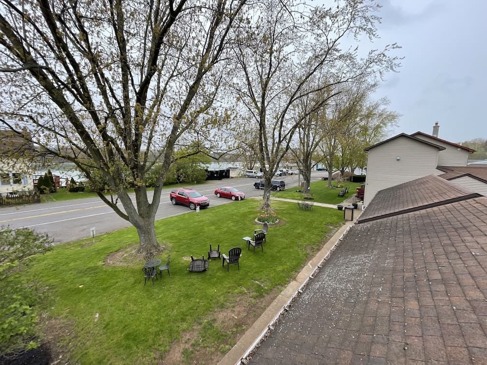 Riverside Motel