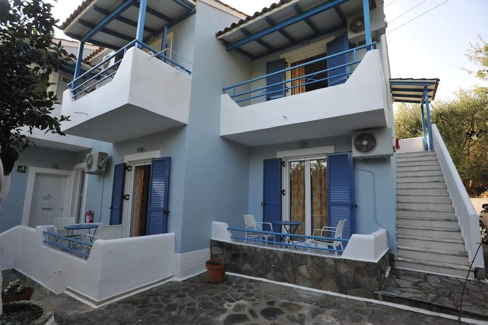 Annaliza Aparthotel