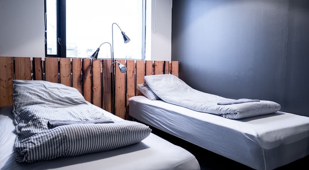 AU44 hostel