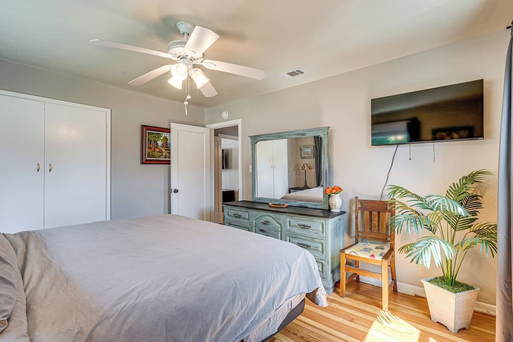 < 1 Mi to Oakland A's Park: West Sacramento Home