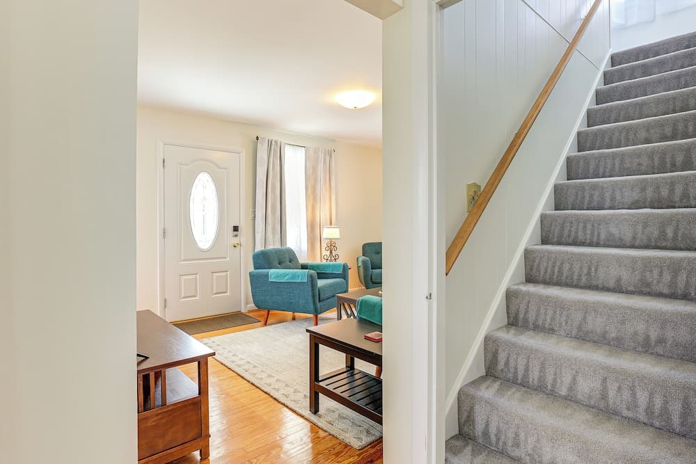 13 Mi to Downtown Baltimore: Quiet Home w/ Porch