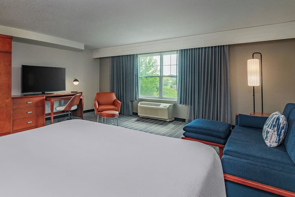 Courtyard by Marriott Hadley Amherst