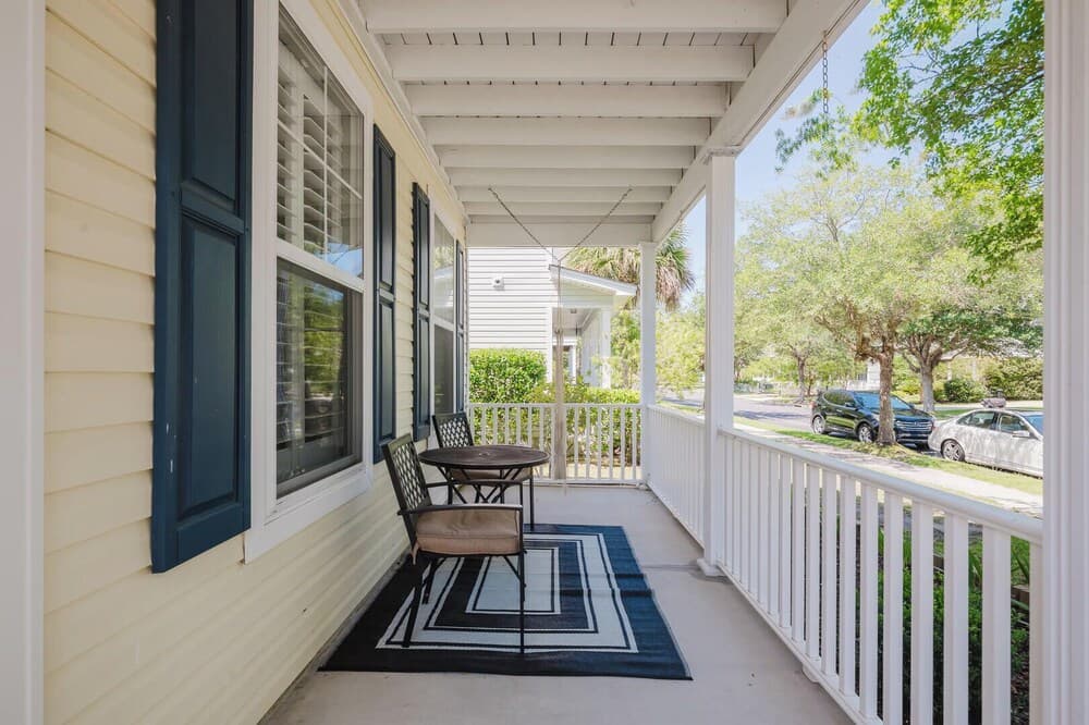 Saltee Cove Coastal Getaway - Charming 3 Bedroom/2.5 Bath Lowcountry Cottage
