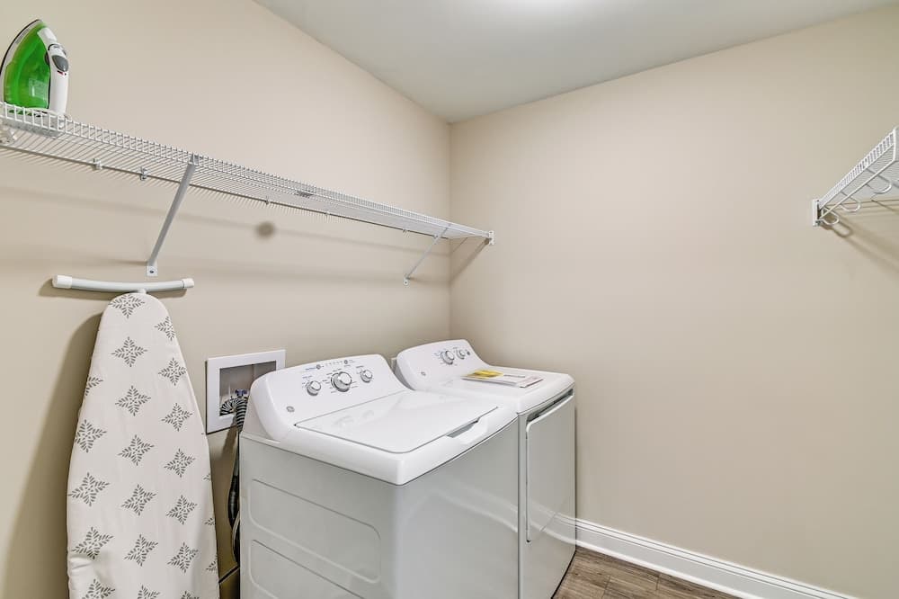 Southern Pines Golf Course Townhome w/ Deck!